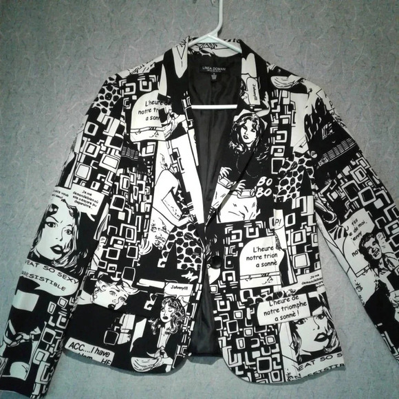Linea Domani Jackets & Blazers - Women's Black & White Cartoon Print  Blazer by Linea Domani Size 4